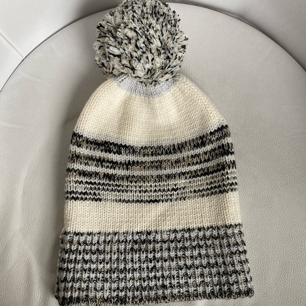 NWOT Gap Knitted Hat